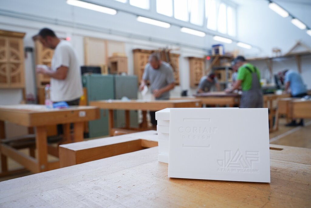 Corian Megmunkalas () Corian Megmunkalas