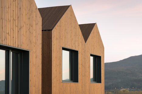 © Casa dos Profesores, Arqxé Arquitectos, Photo: Iván Casal Nieto 