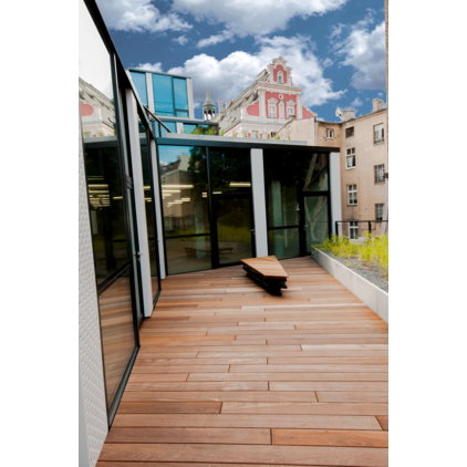 Bangkirai Terrassendiele S&B KD Geriffelt/Grob Genutet; Terrassendiele; kiln dried (KD); Das Vorbohren der Holzdielen wird unbedingt empfohlen,UK (Unterkonstruktion), UK-Abstand und Befestigung sind Empfehlungen; Holz-Holz, Distanzhalter,Holz-Alu, sichtbare Befestigung; Kalkulationsrichtpreis mit Berücksichtigung eines durchschnittlichen Dielenabstands von 6 mm; Volldiele; Bangkirai; S&B; Klasse 2; gelblich,hellbraun; ruhig; Asien; Rotholz; Massivholz Bangkirai Terrassendiele S&B KD Glatt/Glatt; Terrassendiele; kiln dried (KD); Das Vorbohren der Holzdielen wird unbedingt empfohlen,UK (Unterkonstruktion), UK-Abstand und Befestigung sind Empfehlungen; Holz-Holz, Distanzhalter,Holz-Alu, sichtbare Befestigung; Kalkulationsrichtpreis mit Berücksichtigung eines durchschnittlichen Dielenabstands von 6 mm; Volldiele; Bangkirai; S&B; Klasse 2; gelblich,hellbraun; ruhig; Asien; Rotholz; Massivholz Bangkirai Terrassendiele S&B KD Glatt/Glatt; kiln dried (KD); Das Vorbohren der Holzdielen wird unbedingt empfohlen,UK (Unterkonstruktion), UK-Abstand und Befestigung sind Empfehlungen; Holz-Holz, Distanzhalter,Holz-Alu, sichtbare Befestigung; S&B