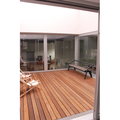 Ipé Terrassendiele FAS KD Bombiert GRAD; Terrassendiele; kiln dried (KD); UK (Unterkonstruktion), UK-Abstand und Befestigung sind Empfehlungen; Holz-Alu, Perfect Rail,Holz-Alu, Flat Rail; Kalkulationsrichtpreis mit Berücksichtigung eines durchschnittlichen Dielenabstands von 6 mm; Volldiele; Ipé; Klasse 1; hellbraun,dunkelbraun; lebhaft; Südamerika; GRAD; Perfect Rail; Massivholz