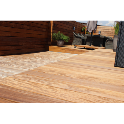 Ipé Terrassendiele FAS KD Glatt/Glatt; Terrassendiele; kiln dried (KD); Das Vorbohren der Holzdielen wird unbedingt empfohlen,UK (Unterkonstruktion), UK-Abstand und Befestigung sind Empfehlungen; Holz-Holz, Distanzhalter,Holz-Alu, sichtbare Befestigung; Kalkulationsrichtpreis mit Berücksichtigung eines durchschnittlichen Dielenabstands von 6 mm; Volldiele; Ipé; Klasse 1; hellbraun,dunkelbraun; lebhaft; Südamerika; Rotholz; Massivholz