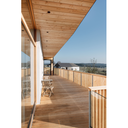 Heimische Lärche Terrassendiele AB Glatt Rift/Halbrift, seitl. genutet, SUPRO; Terrassendiele; kiln dried (KD); Das Vorbohren der Holzdielen wird unbedingt empfohlen,UK (Unterkonstruktion), UK-Abstand und Befestigung sind Empfehlungen;  Holz-Holz, Supro H; Kalkulationsrichtpreis mit Berücksichtigung eines durchschnittlichen Dielenabstands von 6 mm; Volldiele; Heimische Lärche; AB; Klasse 3; gelblich; lebhaft; Europa;  Supro H; Lärche; Massivholz Sibirische Lärche Terrassendiele AB/VEH Glatt/Glatt; Terrassendiele; kiln dried (KD); Das Vorbohren der Holzdielen wird unbedingt empfohlen,UK (Unterkonstruktion), UK-Abstand und Befestigung sind Empfehlungen; Holz-Holz, Distanzhalter,Holz-Alu, sichtbare Befestigung,Holz-Alu, Terrassengleiter; Kalkulationsrichtpreis mit Berücksichtigung eines durchschnittlichen Dielenabstands von 6 mm; Volldiele; Sibirische Lärche; AB; Klasse 3; gelblich; lebhaft; Russland; Lärche; Massivholz