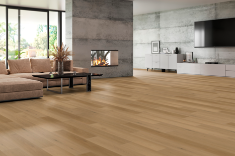 Tilo Vinylboden Novo SPA Eiche Suma, 4-seitig gefast, softsynchron, Twist PLUS lackiert; Suma; Vinylboden; Novo SPA; Eiche; Klick; FIX-Verbindung; Rigid Boards mit integrierter Trittschalldämmung; ca. 0,3 mm; Rigid Board; IXPE Trittschalldämmung; lackiert; Twist Plus lackiert; braun; mittel; NK 31; 1-Stab; umlaufend gefast (4V); strukturiert; softsynchron; 100062601