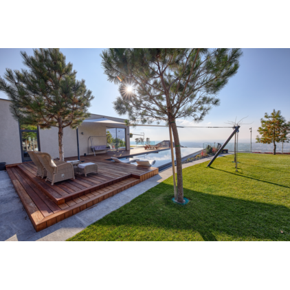 Ipé Terrassendiele FAS KD Bombiert Grad®; Terrassendiele; kiln dried (KD); UK (Unterkonstruktion), UK-Abstand und Befestigung sind Empfehlungen; Holz-Alu, Perfect Rail,Holz-Alu, Flat Rail; Kalkulationsrichtpreis mit Berücksichtigung eines durchschnittlichen Dielenabstands von 6 mm; Volldiele; Ipé; Klasse 1; hellbraun,dunkelbraun; lebhaft; Südamerika; Grad®; Perfect Rail; Massivholz