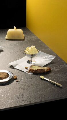 Y102 AS/RA Montaro Travertin Schwarz | Kernfarbe Schwarz