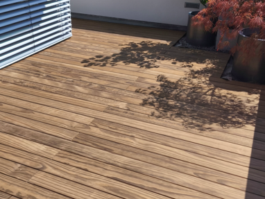 Kebony Terrassendiele Bombiert Grad®;Terrassendiele;Grad®;Holz-Alu, Perfect Rail,Holz-Alu, Flat Rail,Holz-Holz, Rask Clip;Kalkulationsrichtpreis mit Berücksichtigung eines durchschnittlichen Dielenabstands von 6 mm;Volldiele;Kebony;Klasse 1;hellbraun;ruhig;Ozeanien;Grad®;Perfect Rail;Massivholz