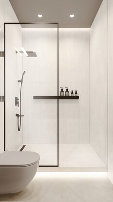Helle Rocko Wandpaneele gestalten Dusche und Wandflächen im Bad mit einer dezenten Optik und unterstreichen das reduzierte Raumdesign.